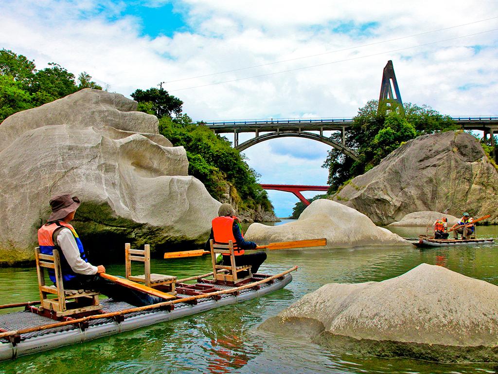 Bamboo rafting