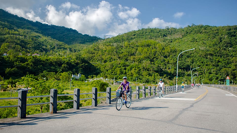 Expert cyclists who would like to challenge themselves